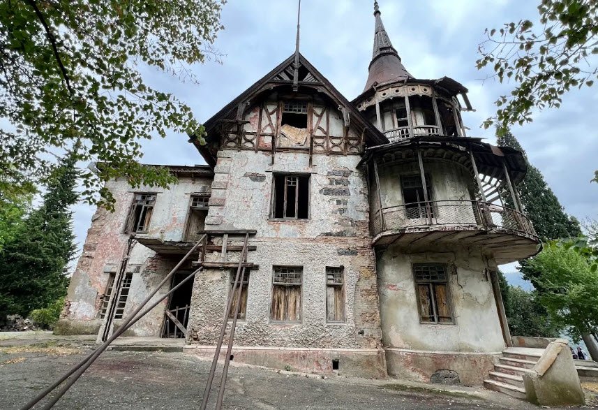 Aramyants Castle / Mansion, Armenia